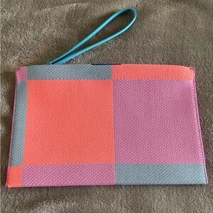 Rothy's 🦄 Bright Pink Check Essential Pouch, excellent condition!
